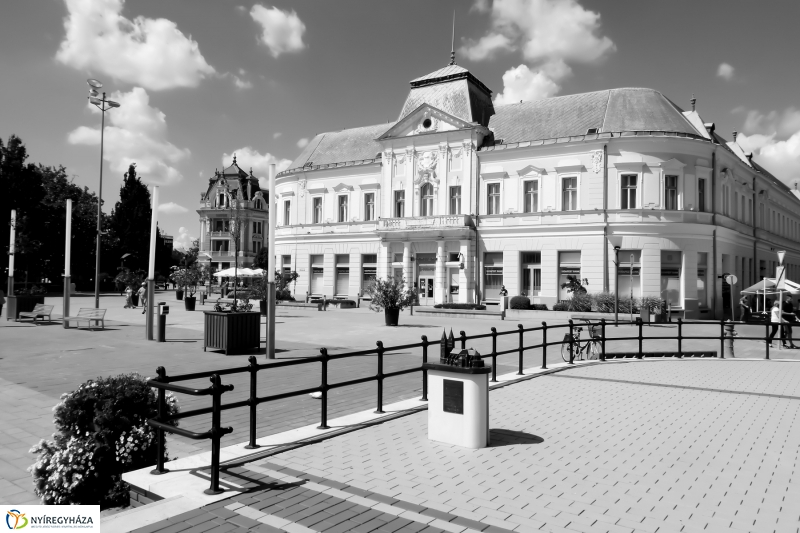 Nyíregyháza fekete-fehér köntösben 1 - fotó Szarka Lajos