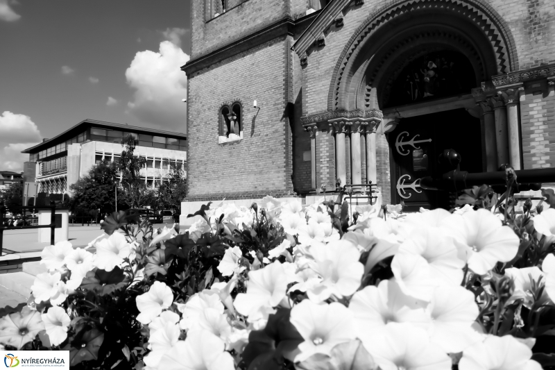 Nyíregyháza fekete-fehér köntösben 1 - fotó Szarka Lajos