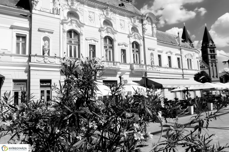 Nyíregyháza fekete-fehér köntösben 1 - fotó Szarka Lajos