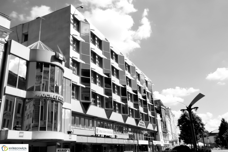 Nyíregyháza fekete-fehér köntösben 1 - fotó Szarka Lajos