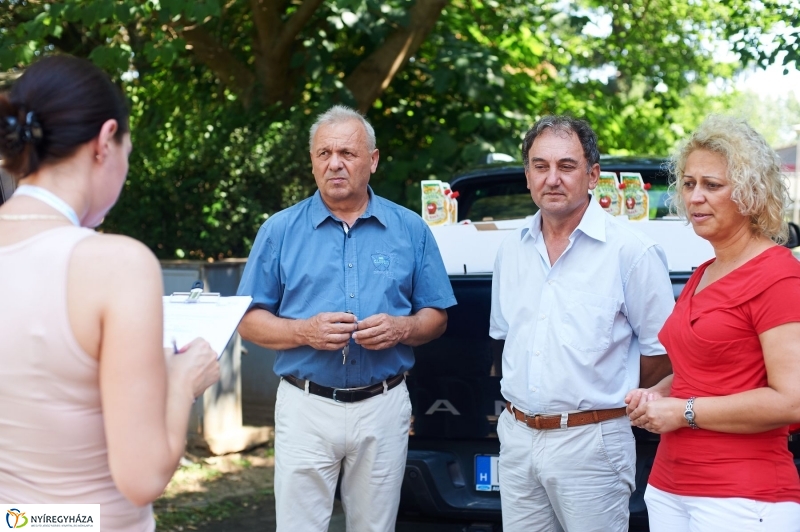 Frissítő a gyerekeknek - fotó Szarka Lajos