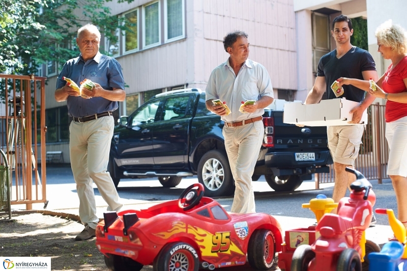 Frissítő a gyerekeknek - fotó Szarka Lajos