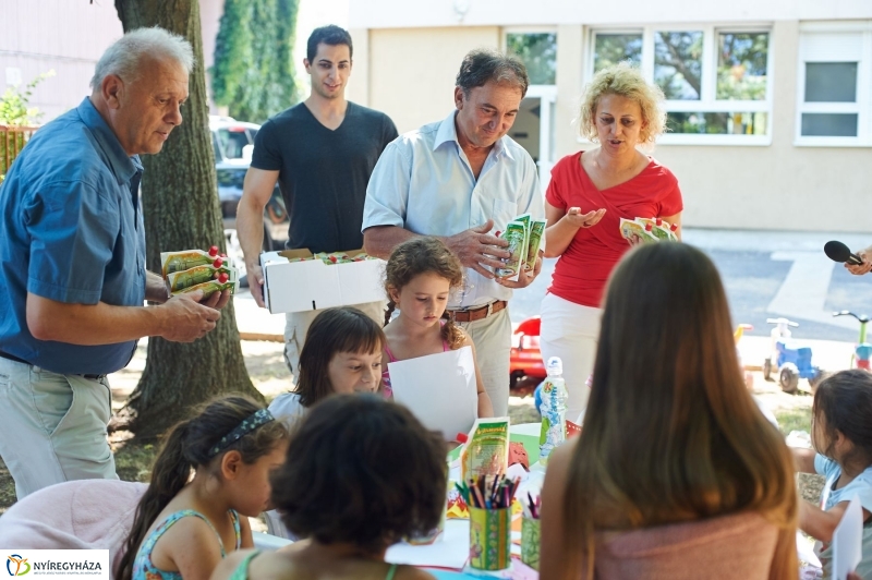 Frissítő a gyerekeknek - fotó Szarka Lajos