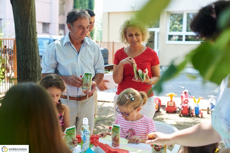 Frissítő a gyerekeknek - fotó Szarka Lajos