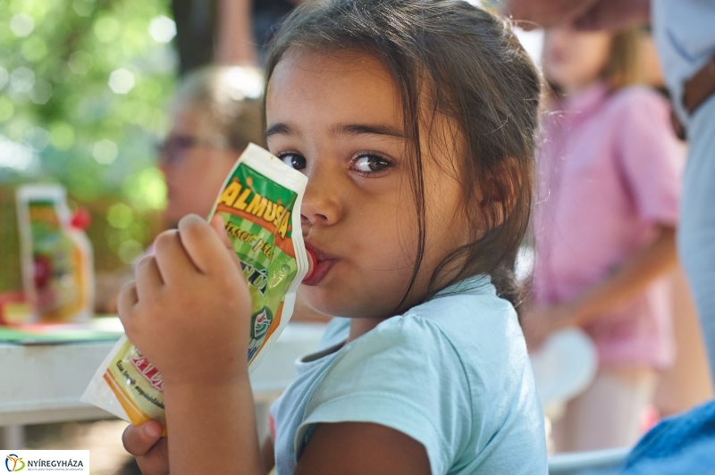 Frissítő a gyerekeknek - fotó Szarka Lajos