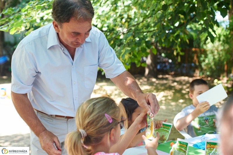 Frissítő a gyerekeknek - fotó Szarka Lajos