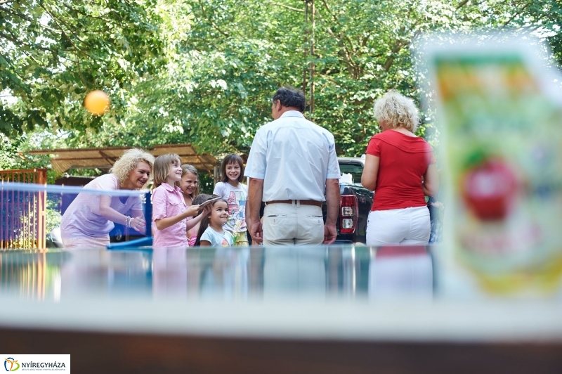 Frissítő a gyerekeknek - fotó Szarka Lajos