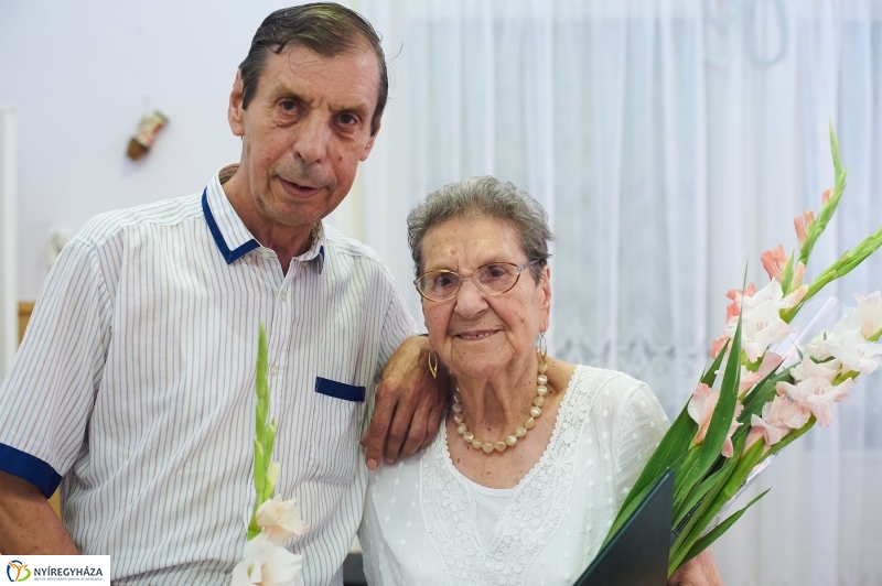Szépkorú köszöntése-Német Miklósné - fotó Szarka Lajos