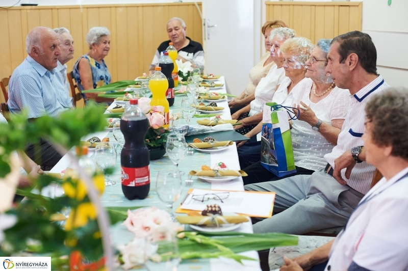 Szépkorú köszöntése-Német Miklósné - fotó Szarka Lajos