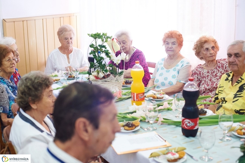 Szépkorú köszöntése-Német Miklósné - fotó Szarka Lajos