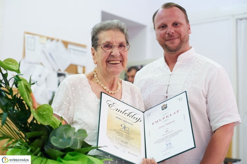 Szépkorú köszöntése-Német Miklósné - fotó Szarka Lajos