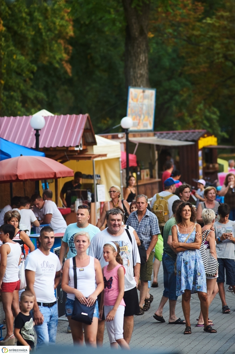 Hőség ellen Serfeszt - fotó Szarka Lajos