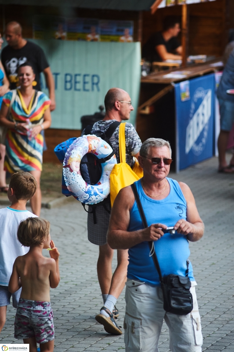 Hőség ellen Serfeszt - fotó Szarka Lajos