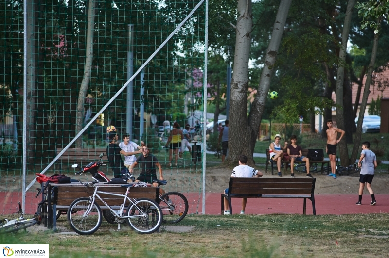 Egy nyári este Sóstón - fotó Szarka Lajos