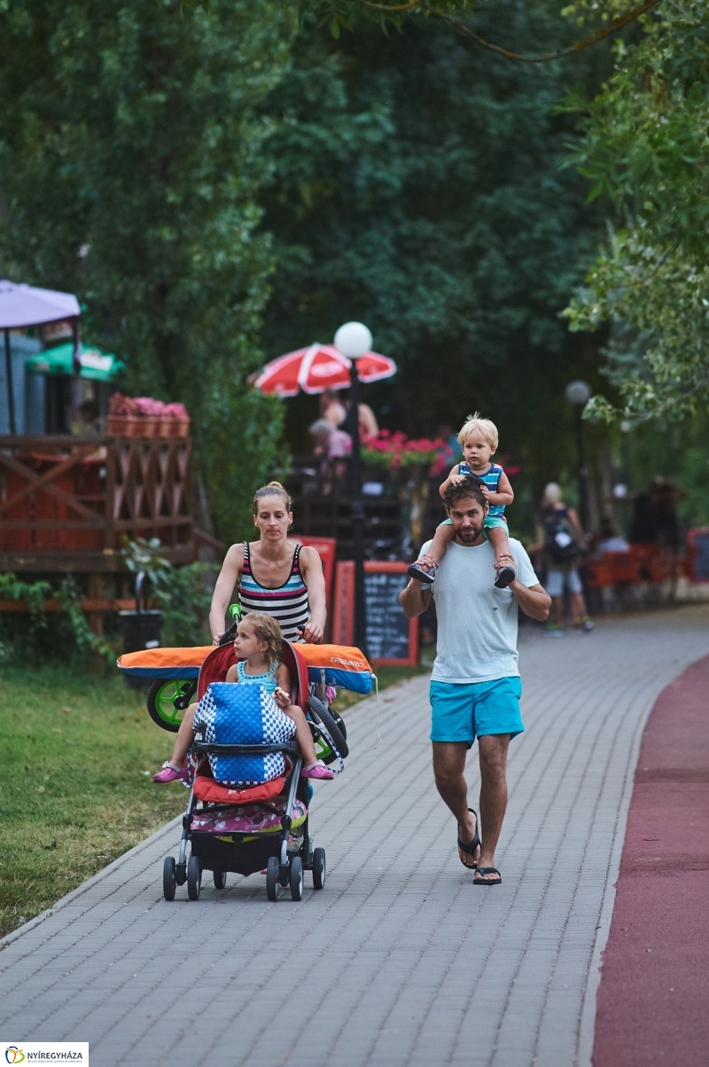 Egy nyári este Sóstón - fotó Szarka Lajos
