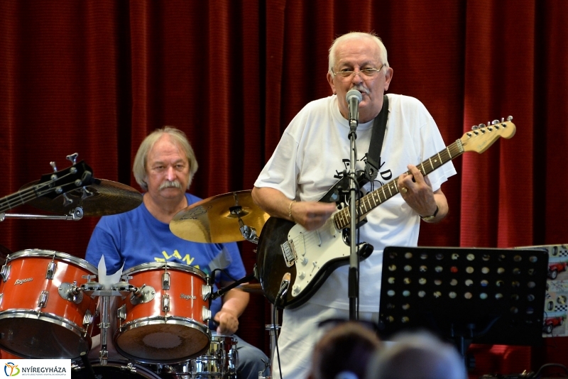 Duplaretro koncert a Városmajori Művelődési Házban