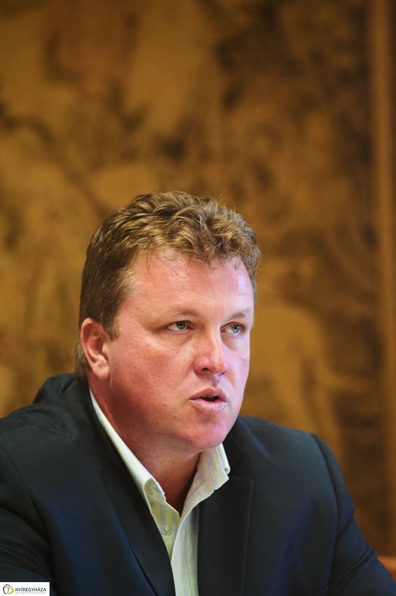 Megállapodás a múzeum és a könyvtár között - fotó Szarka Lajos