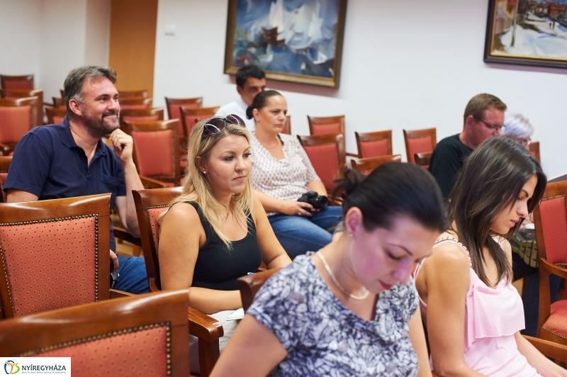 Megállapodás a múzeum és a könyvtár között - fotó Szarka Lajos