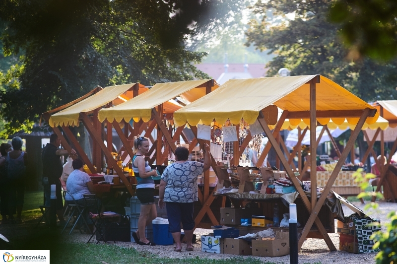 Kis esti zene Sóstón - fotó Szarka Lajos
