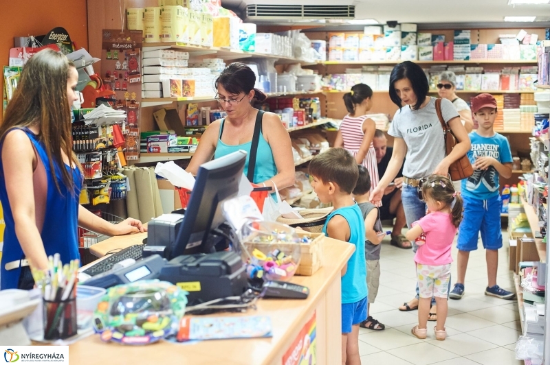 Tanszer vásár - fotó Szarka Lajos