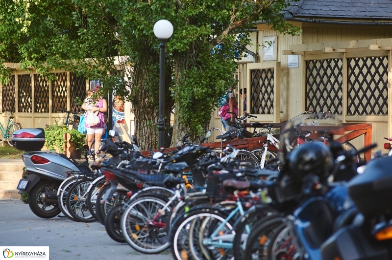 Egy nyári este a Tófürdőn - fotó Szarka Lajos