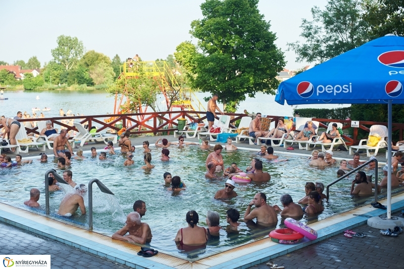 Egy nyári este a Tófürdőn - fotó Szarka Lajos