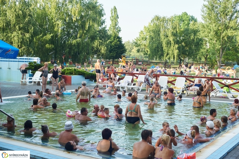 Egy nyári este a Tófürdőn - fotó Szarka Lajos