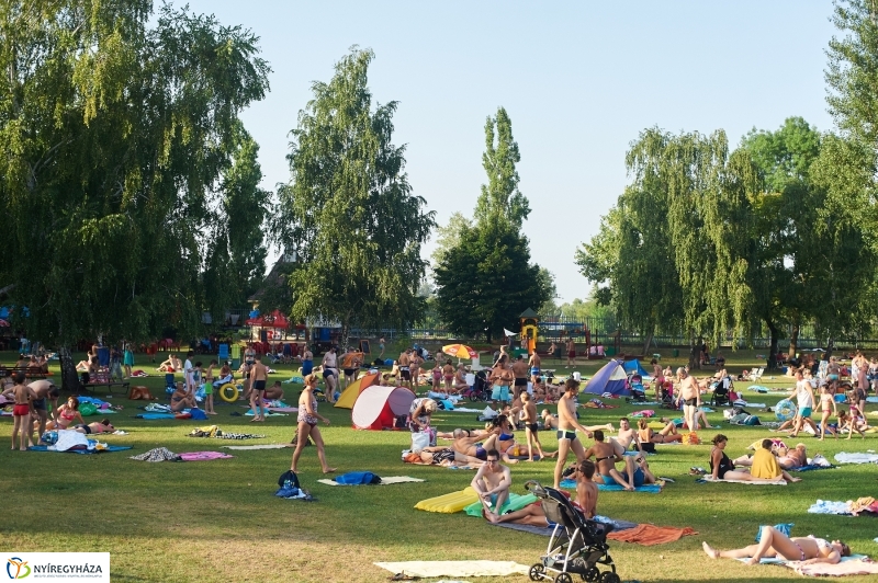 Egy nyári este a Tófürdőn - fotó Szarka Lajos