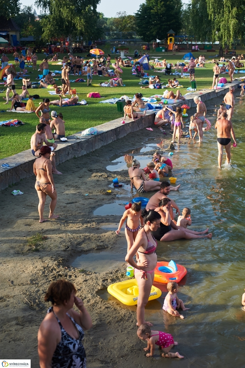 Egy nyári este a Tófürdőn - fotó Szarka Lajos