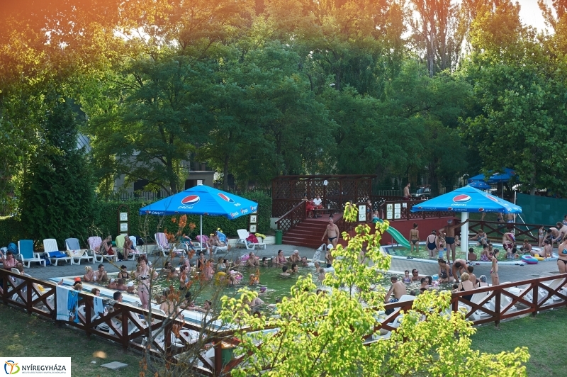 Egy nyári este a Tófürdőn - fotó Szarka Lajos