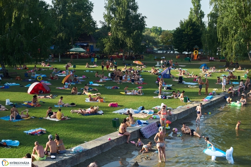 Egy nyári este a Tófürdőn - fotó Szarka Lajos