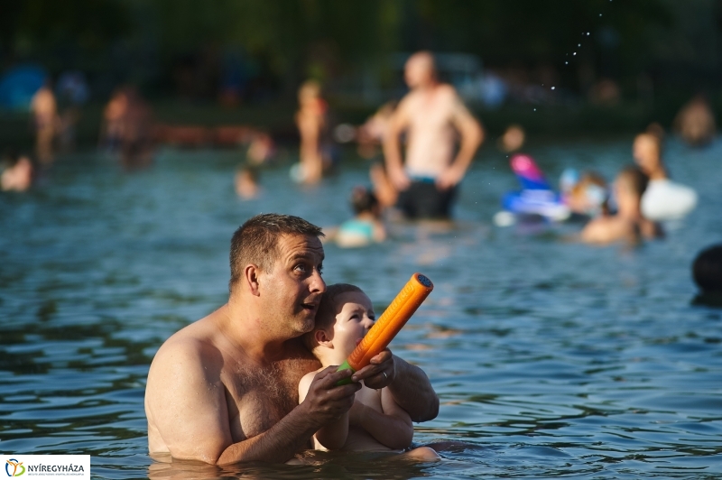 Egy nyári este a Tófürdőn - fotó Szarka Lajos