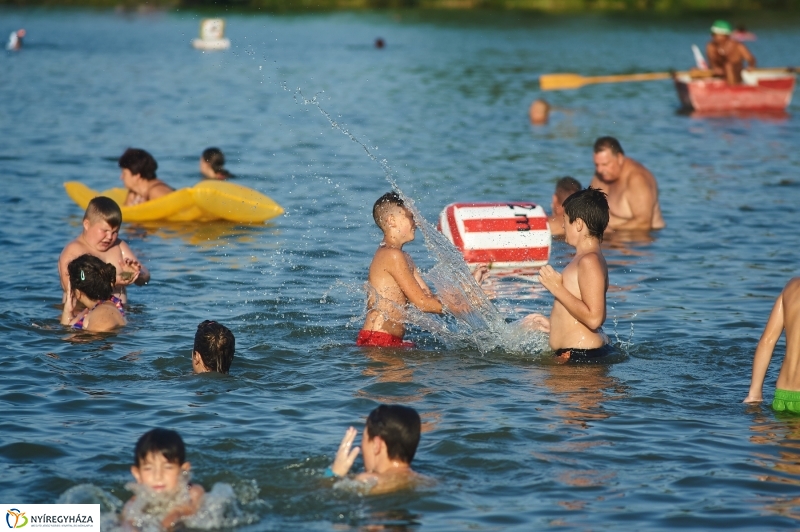 Egy nyári este a Tófürdőn - fotó Szarka Lajos