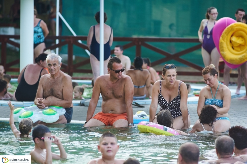Egy nyári este a Tófürdőn - fotó Szarka Lajos