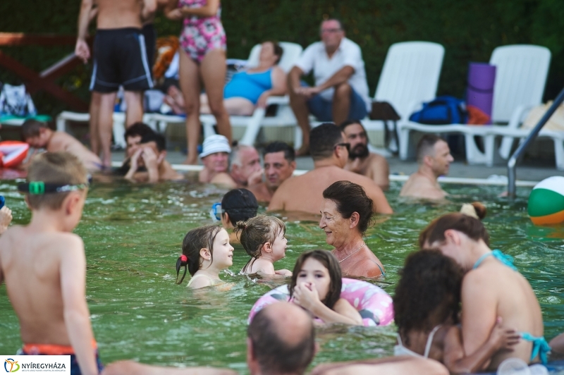 Egy nyári este a Tófürdőn - fotó Szarka Lajos