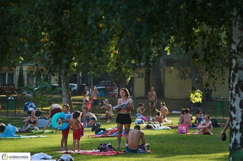 Egy nyári este a Tófürdőn - fotó Szarka Lajos