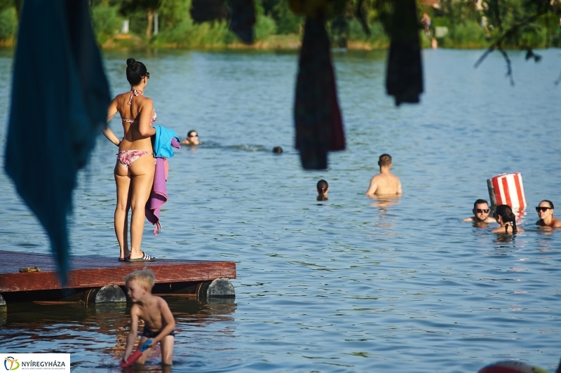 Egy nyári este a Tófürdőn - fotó Szarka Lajos