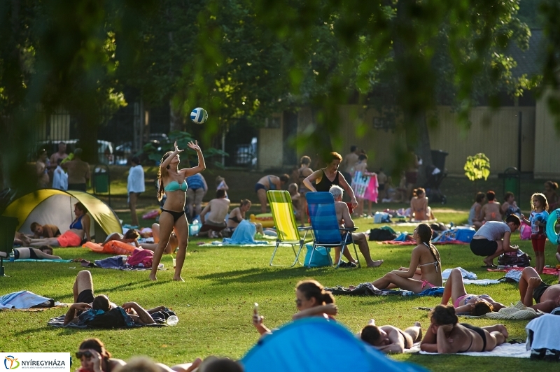 Egy nyári este a Tófürdőn - fotó Szarka Lajos