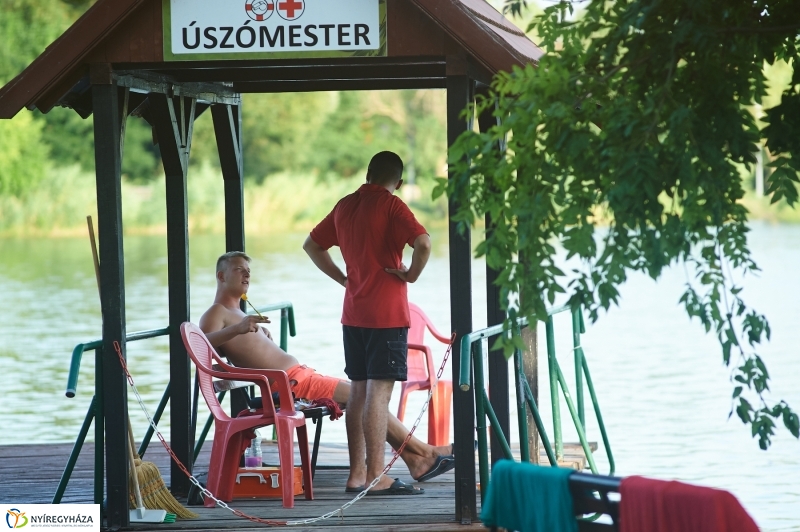 Egy nyári este a Tófürdőn - fotó Szarka Lajos