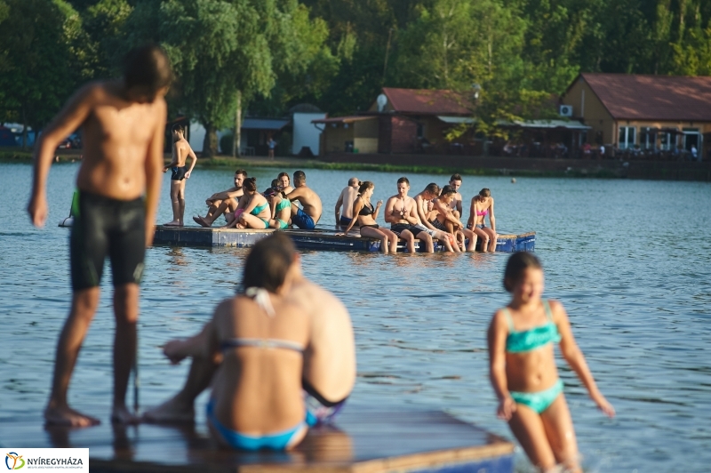 Egy nyári este a Tófürdőn - fotó Szarka Lajos