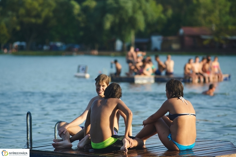 Egy nyári este a Tófürdőn - fotó Szarka Lajos