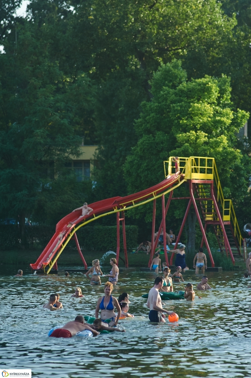 Egy nyári este a Tófürdőn - fotó Szarka Lajos