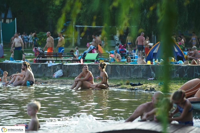 Egy nyári este a Tófürdőn - fotó Szarka Lajos