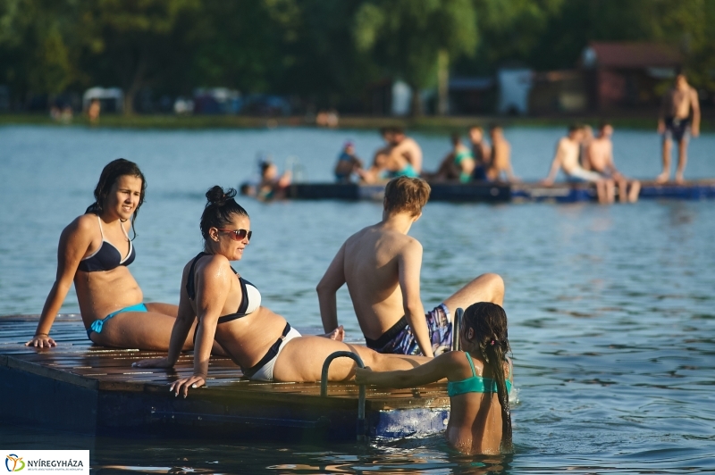 Egy nyári este a Tófürdőn - fotó Szarka Lajos