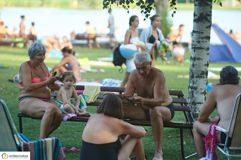 Egy nyári este a Tófürdőn - fotó Szarka Lajos