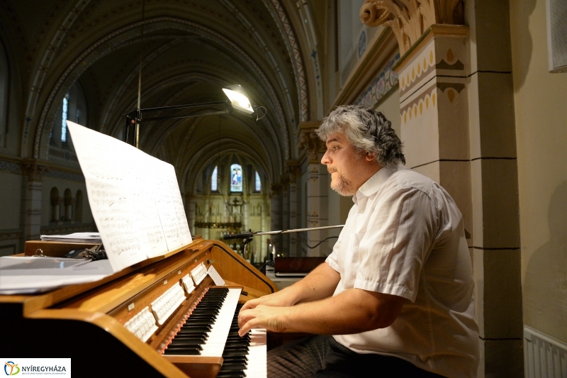 A LÉLEK HÚRJAIN- Orgonapont hangverseny 2017