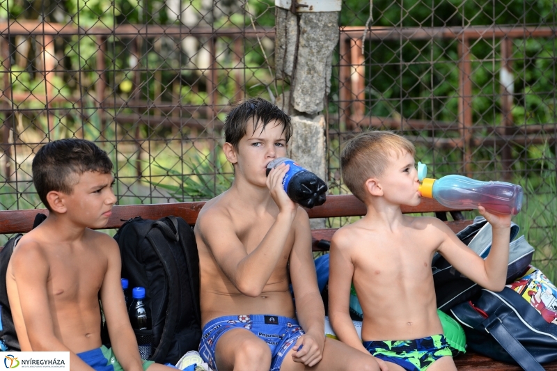 Strandbirkózás a Parkfürdő területén