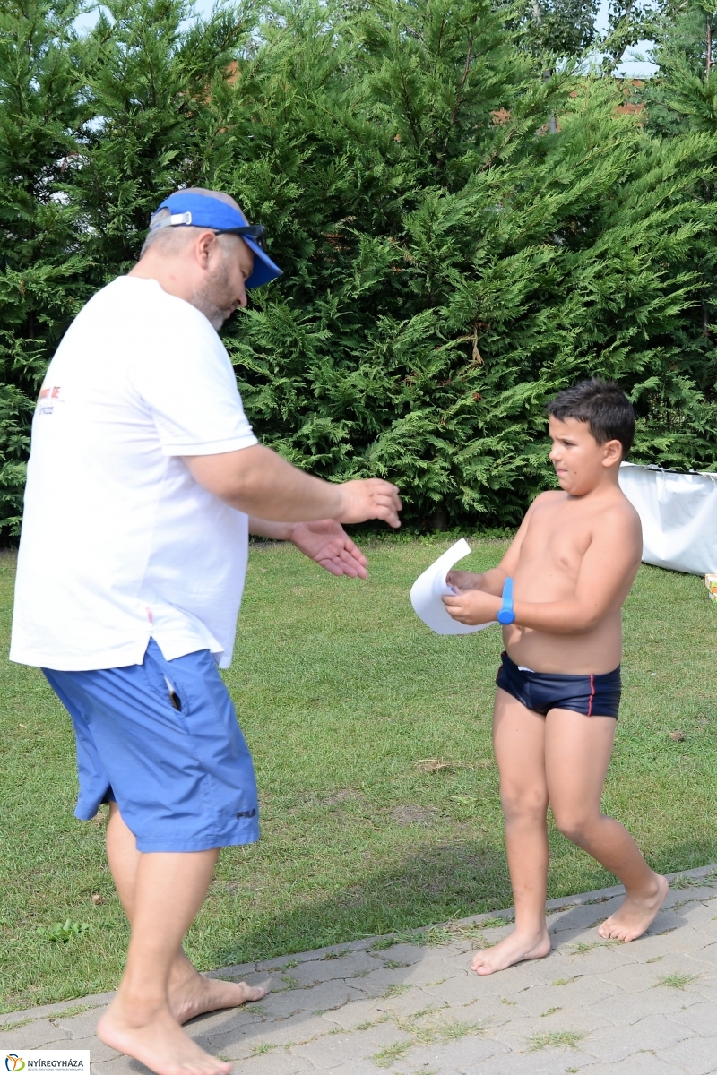 Strandbirkózás a Parkfürdő területén