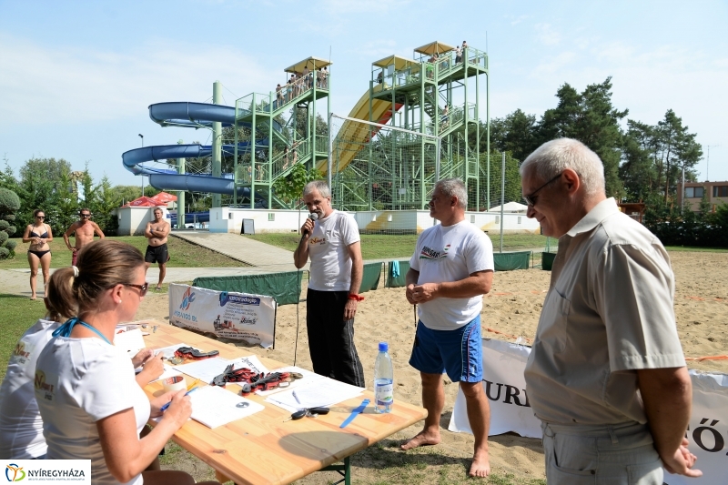 Strandbirkózás a Parkfürdő területén