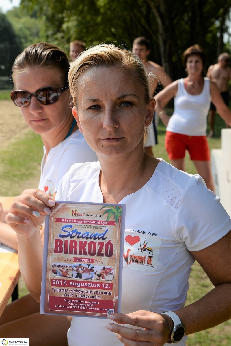 Strandbirkózás a Parkfürdő területén